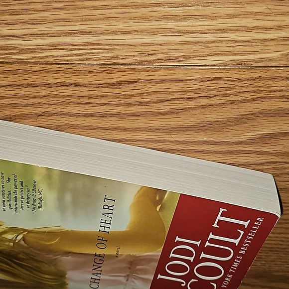 CHANGE OF HEART softcover JODI PICOULT - Picture 4 of 7